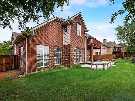 3rd image of 10407 Waters Dr