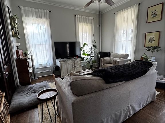 3rd image of 401 W 4th St