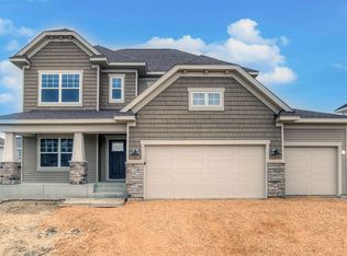 1724 Pebblestone Rd, Carver, MN 55315