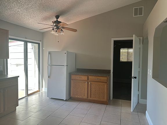 3rd image of 244 Summerset Dr