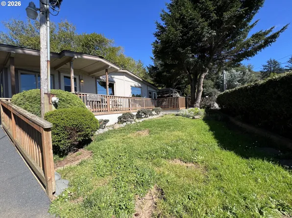 97972 Hallway Rd, Brookings, OR 97415