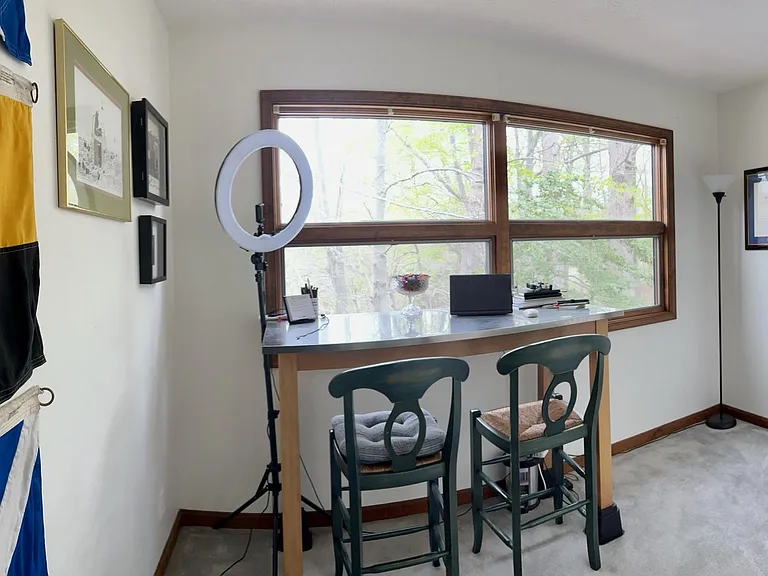 1505 Stoneleigh Ct — Photo 9