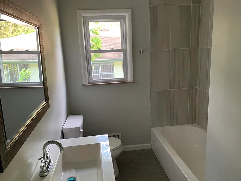 254 North Ave — Photo 9