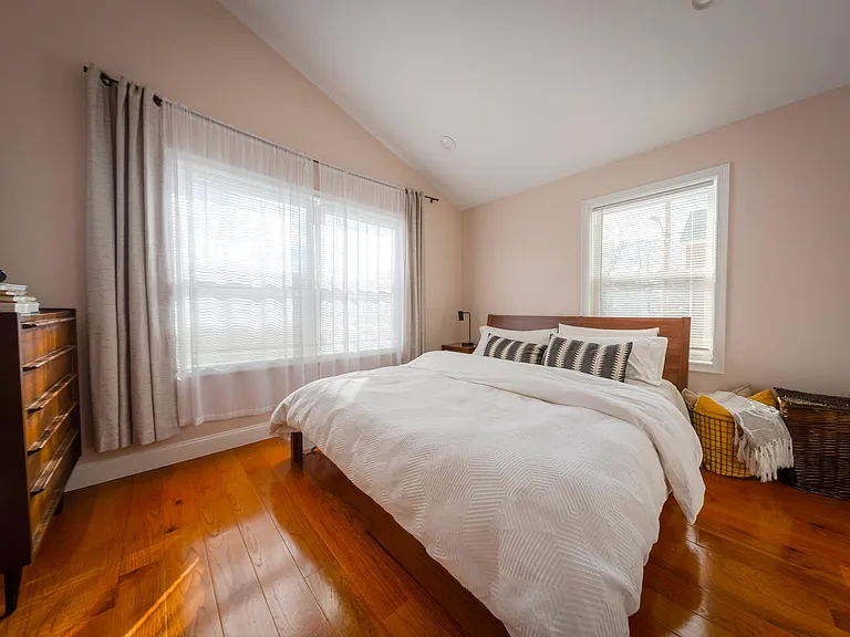 72 Pitman St — Photo 10