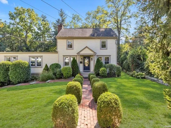 8 Glenview Place, Huntington, NY 11743