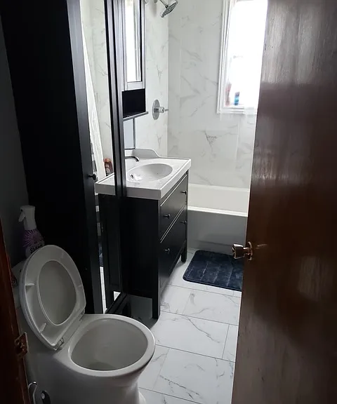 975 Ossington Ave — Photo 8