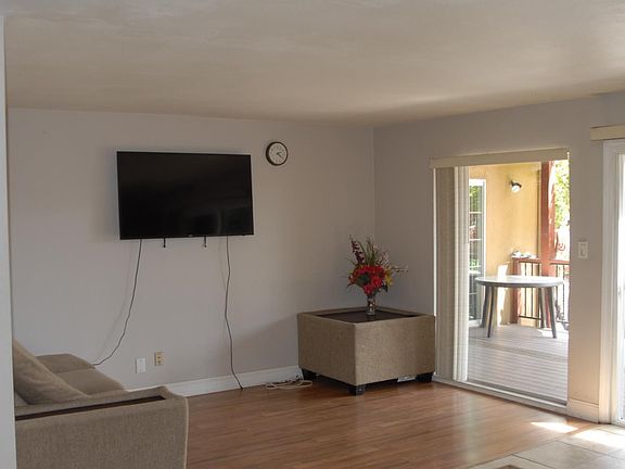 5th image of 344 Colville Dr