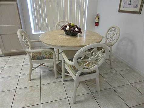 5th image of 8021 Indian Creek Blvd