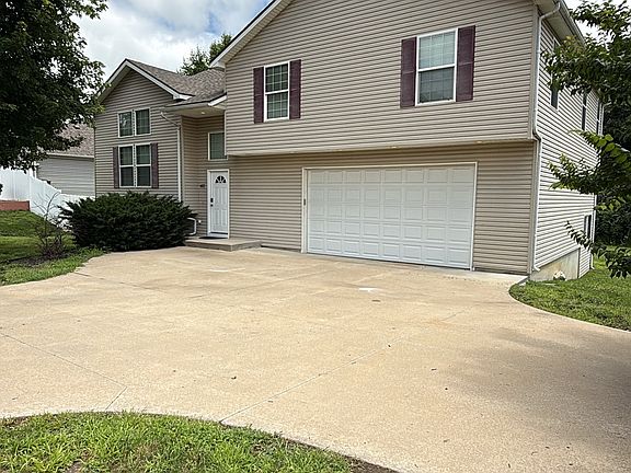 2nd image of 602 N Desoto Rd