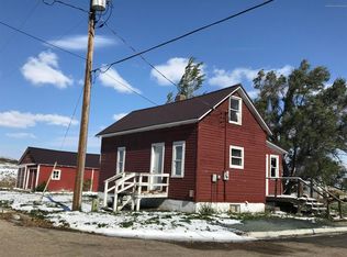 211 2nd St NW, Halliday, ND 58636