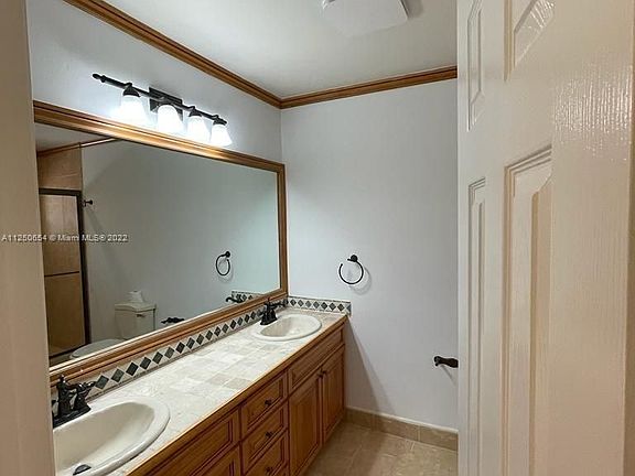 5th image of 540 Patio Village Way #1