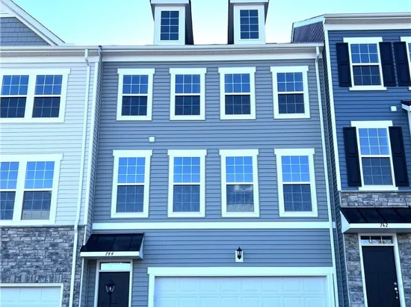 744 Olivia St, Pittsburgh, PA 15205