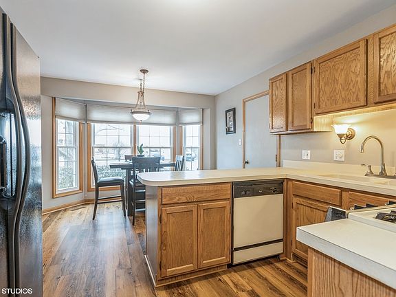2nd image of 10111 Cambridge Ct