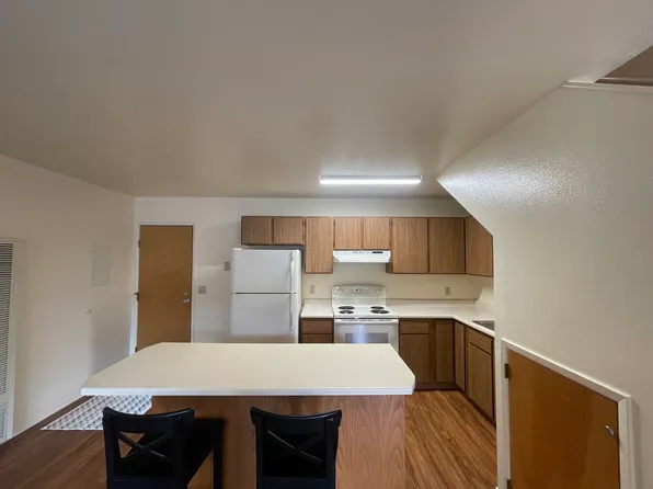 1039 9th St APT 4, Arcata, CA 95521