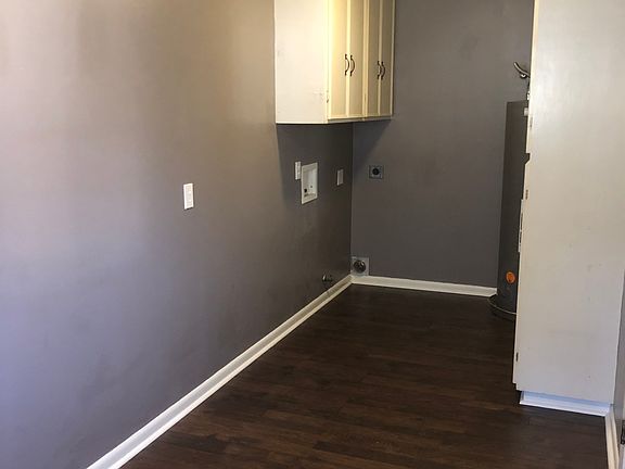 4th image of 1420 Sleepy Hollow Dr