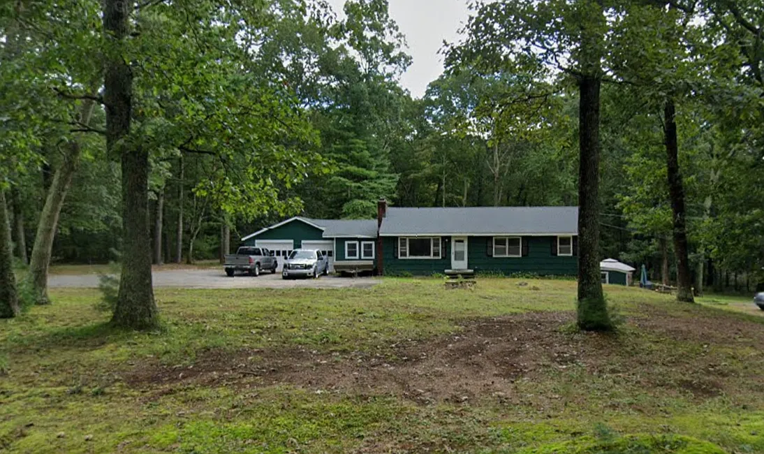 6 bed, 1232 sqft, $5,500 — Photo 1