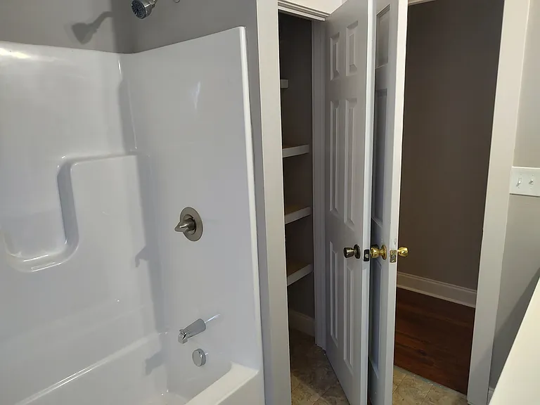 10 Stephenson Ave #A — Photo 9