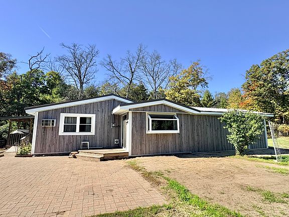 2nd image of 2330 W 76th St