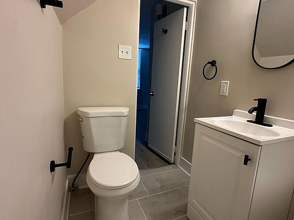 2nd image of 5956 Phillips Ave Floor 3