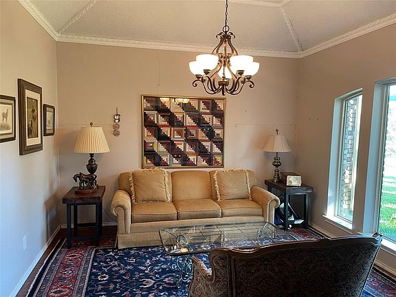 2nd image of 1553 Sussex Dr