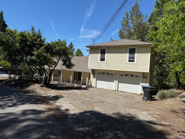 8822 Oak Grove Avenue, Sebastopol, CA 95472