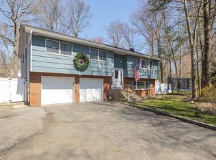 65 Fisher Ave, Pearl River, NY 10965