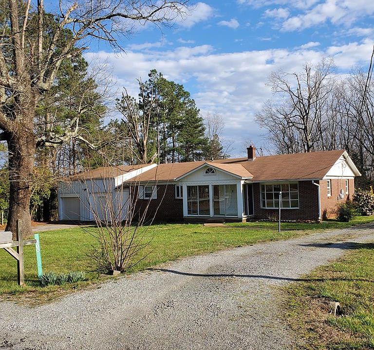 1st image of 300 Mary Knoll Ln