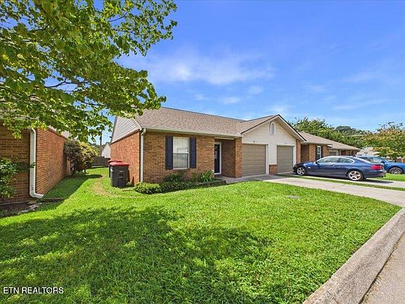 3rd image of 7929 Dighton Way
