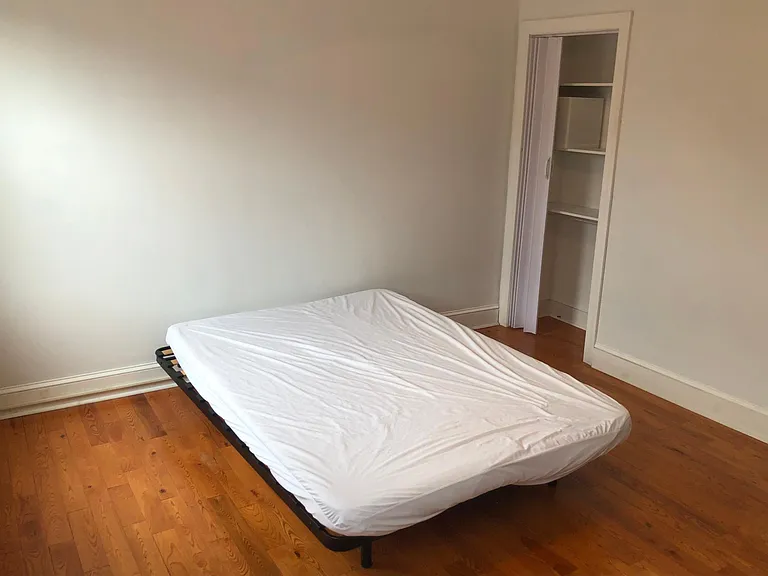 808 Livingston St — Photo 14