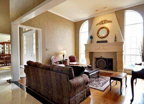 3rd image of 2913 Chalfont Ln