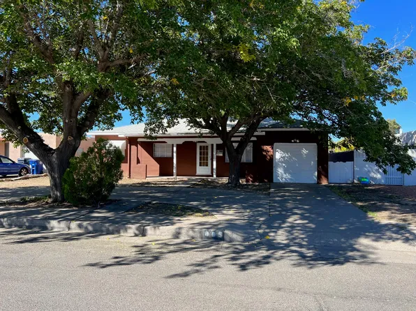 805 Arizona St SE, Albuquerque, NM 87108