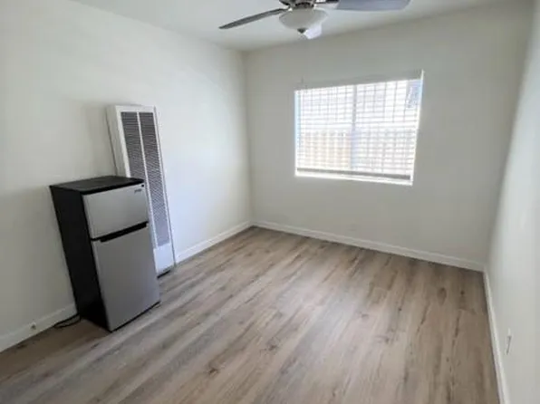 10700 Francis Pl #3, Los Angeles, CA 90034