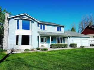 12498 Torrey Rd, Fenton, MI 48430