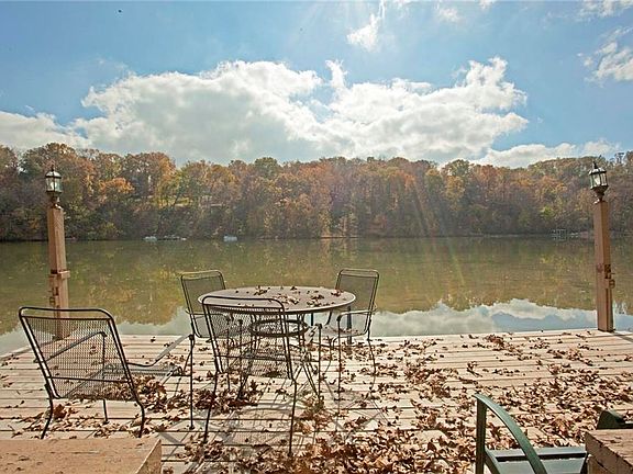 3rd image of 75 Lancaster Dr