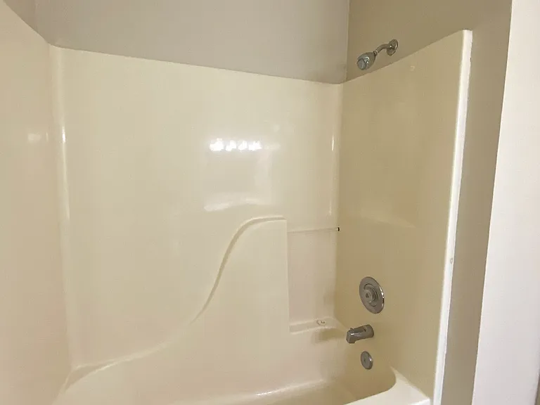 2 bed, 1.0 bath, 900 sqft, $1,195 — Photo 8