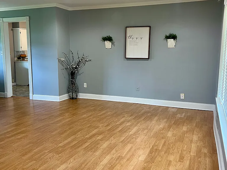 2132 Fremont Dr — Photo 2
