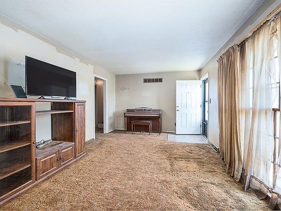 5th image of 408 N 86th St