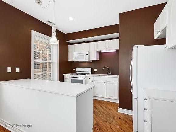 3047 N Clybourn Ave APT 2, Chicago, IL 60618 | Zillow