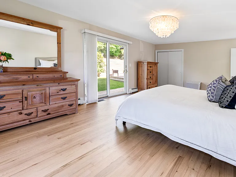 20 Underhill Dr — Photo 15