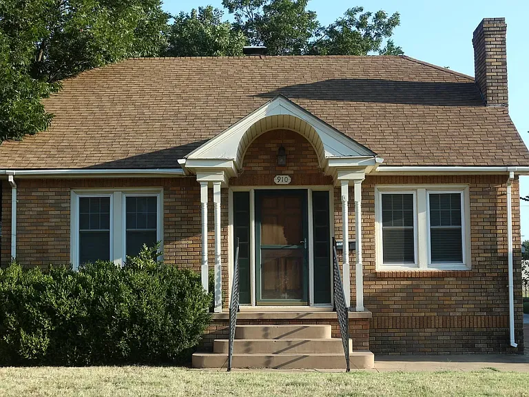 910 W York Ave — Photo 24