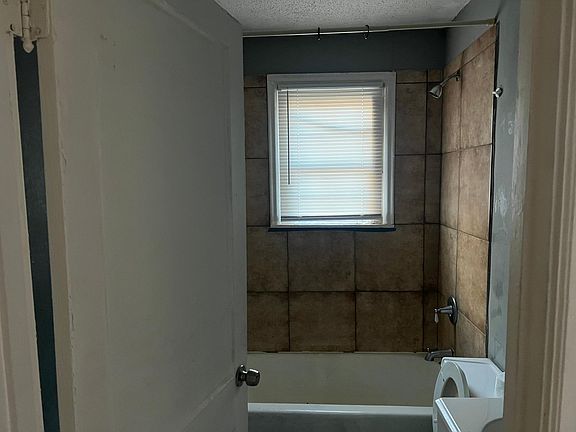 5th image of 2502 Hanwood Ave #2500