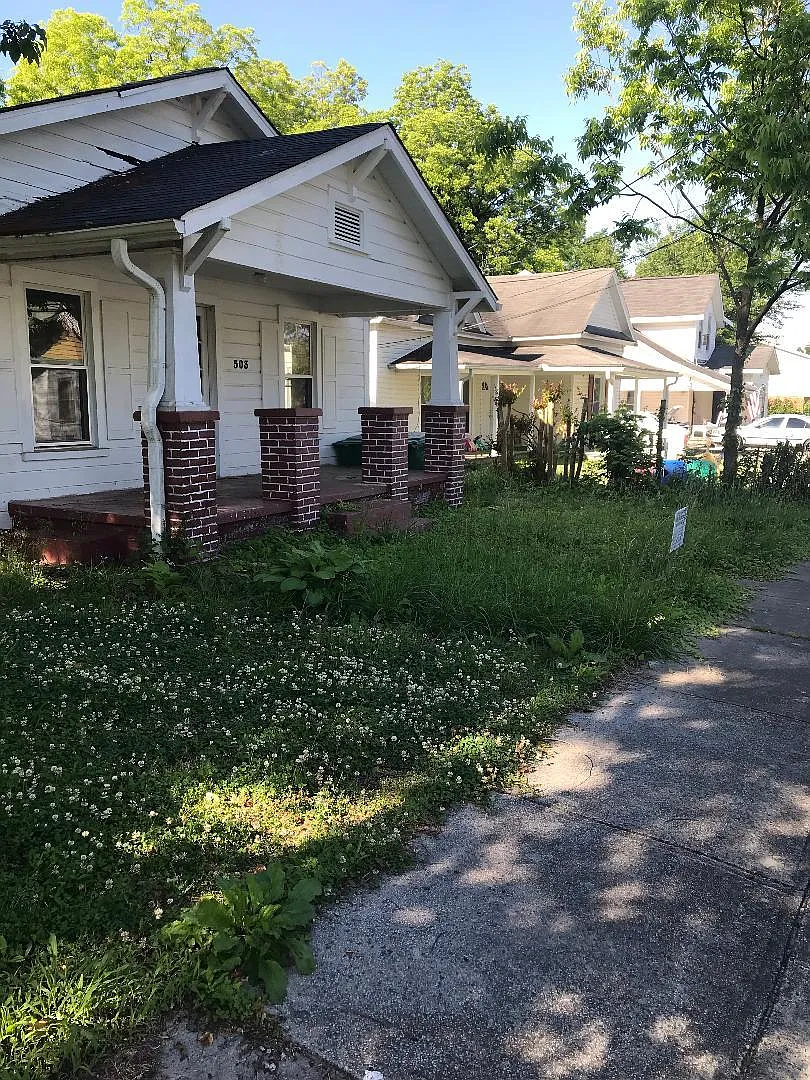 3 bed, 936 sqft, $950 — Photo 2