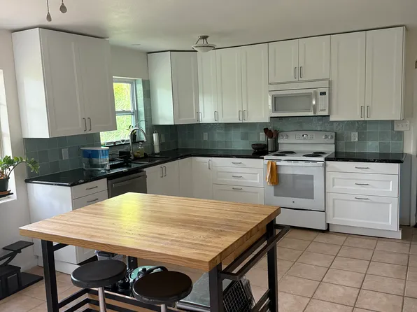 3445 NW 8th Ave, Gainesville, FL 32607
