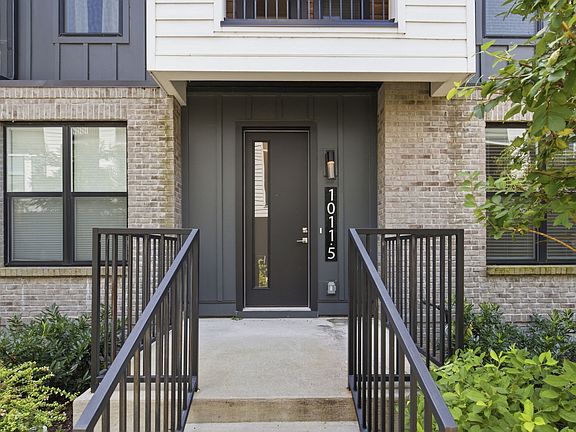 2nd image of 1011 44th Ave N #5