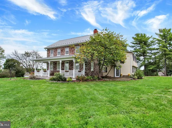 1003 Barlow Dr, Gettysburg, PA 17325