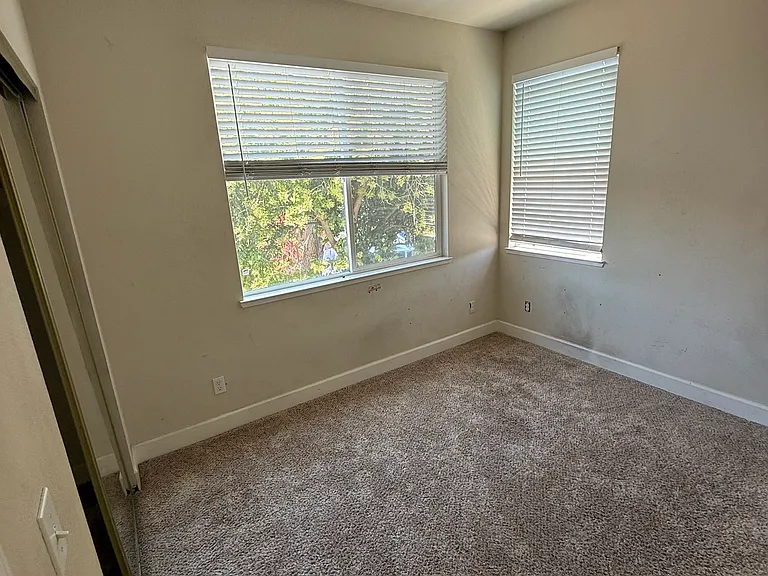 476 Agora Ct — Photo 1