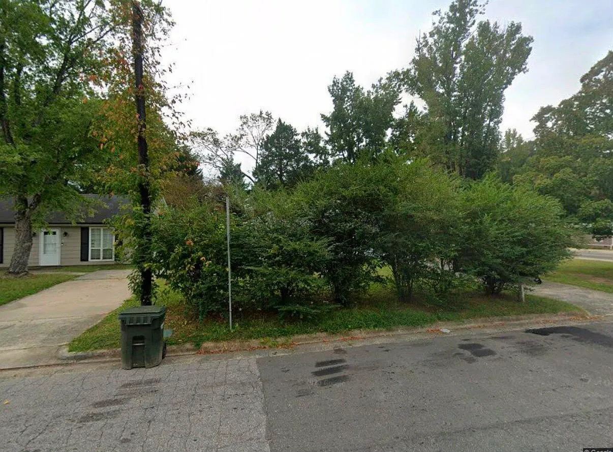 3 bed, 1.5 bath, 1176 sqft, $2,000 — Photo 4