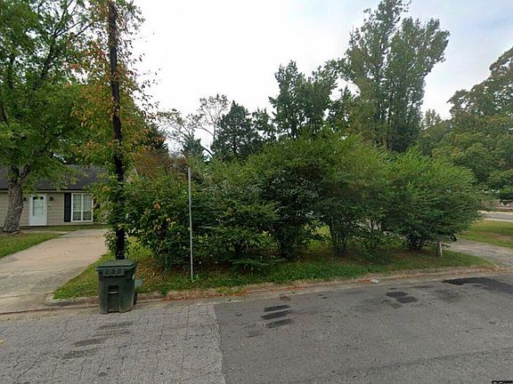 4th image of 1700 Capps St