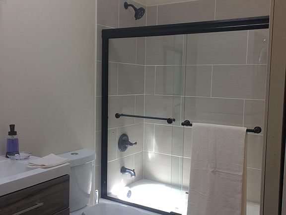 4th image of 1712 Helena Dr Unit A