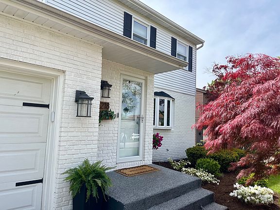 3rd image of 4218 Amherst Rd